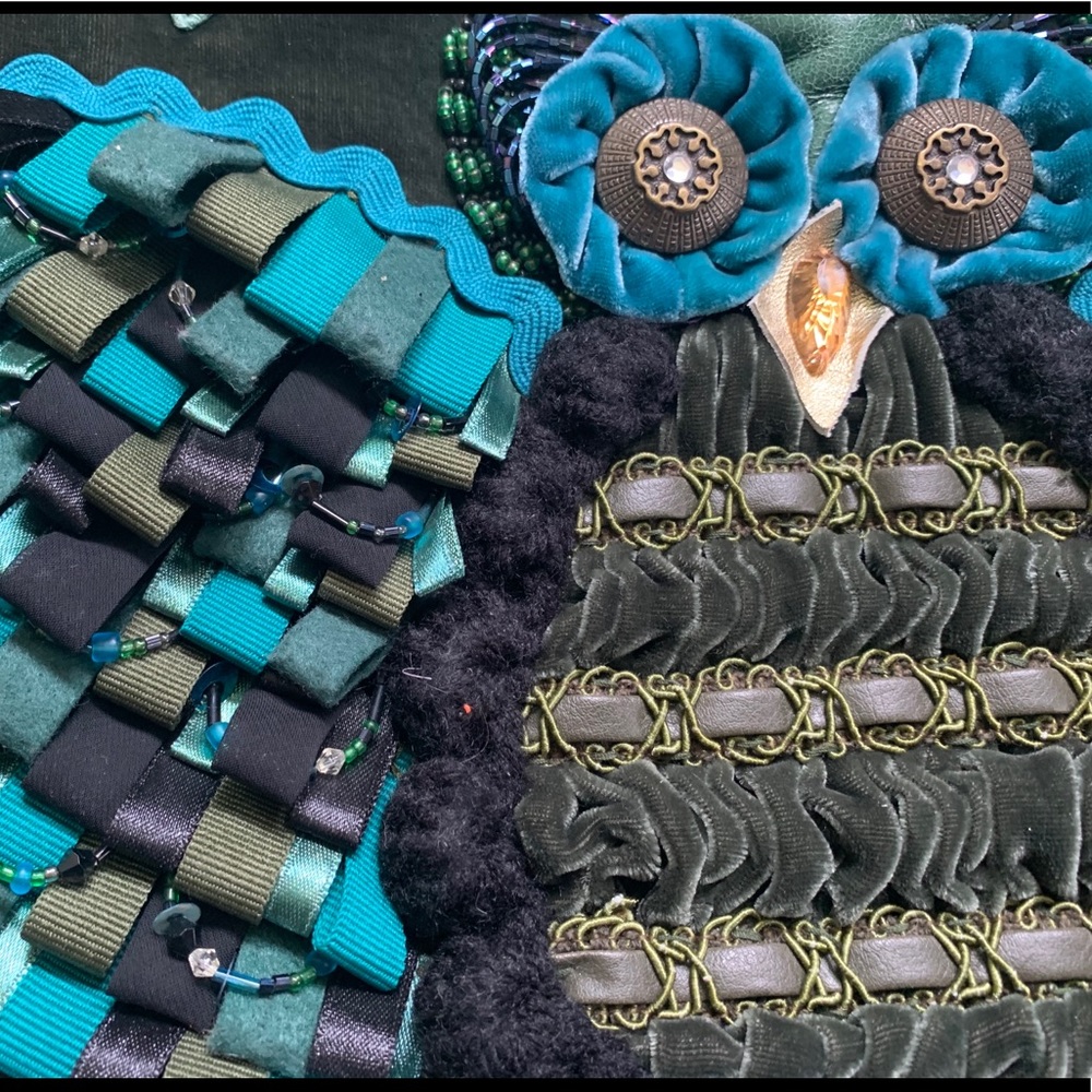 Anthropologie Green Teal Velvet Owl Embellished Shoulder Bag - Picture 2 of 5